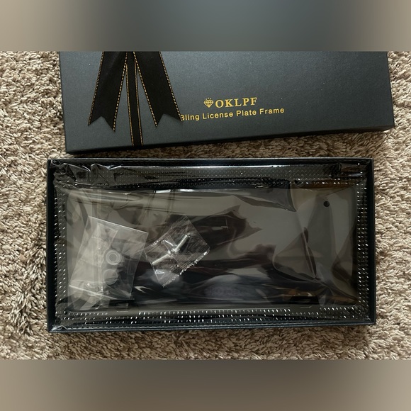 Amazon OKLPF Bling License Plate Frame - Black Rhinestone - NWT - Picture 3 of 4
